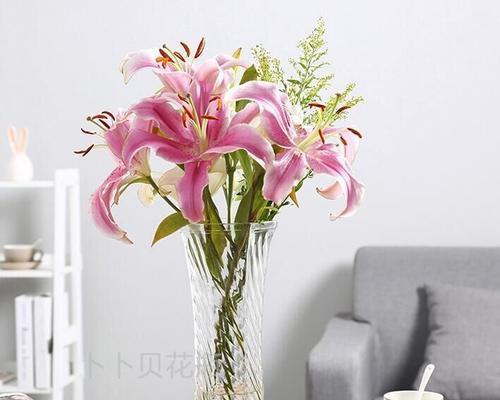插百合花的小窍门（如何让百合花在插花瓶中保持更长时间）