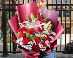 以什么花代表母亲——探索母爱的象征（用花语诉说无尽的爱恋）