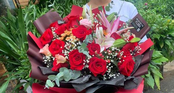 12朵玫瑰的花语是什么？送花时需要注意什么？