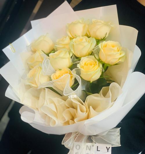 11朵香槟玫瑰可以搭配几朵百合花呢吗