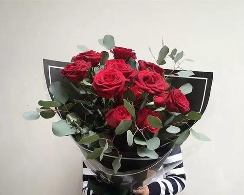 见面时送玫瑰花有什么讲究？哪种颜色的玫瑰花最合适？