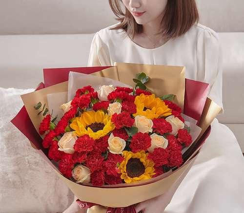香槟玫瑰红色玫瑰花代表什么？它们的花语寓意是什么？