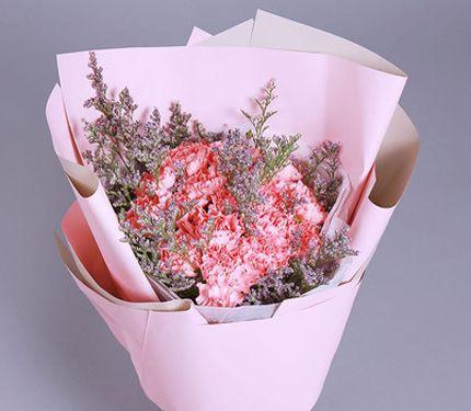 送教官鲜花时应选择哪种花语？