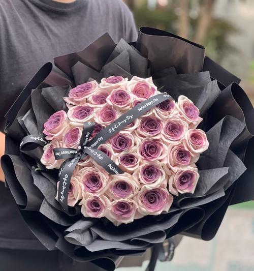 春季插玫瑰花的美观技巧是什么？