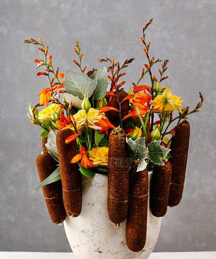 单一玫瑰花插花的名称是什么？如何制作？