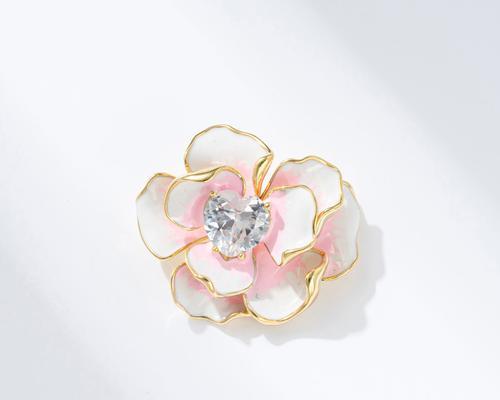佩戴牡丹花胸针有何寓意？它象征着什么？