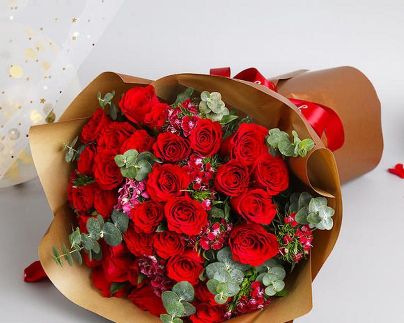 送33朵玫瑰花代表什么？33朵玫瑰花的花语有哪些？