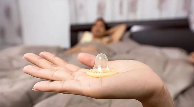 人类的繁殖方式有哪些？各自有何特征？
