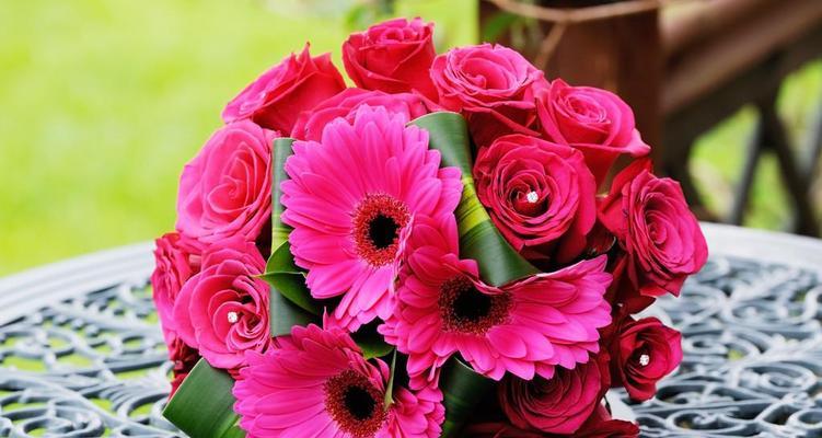 婚礼中花的含义是什么？不同花卉在婚礼中的象征是什么？
