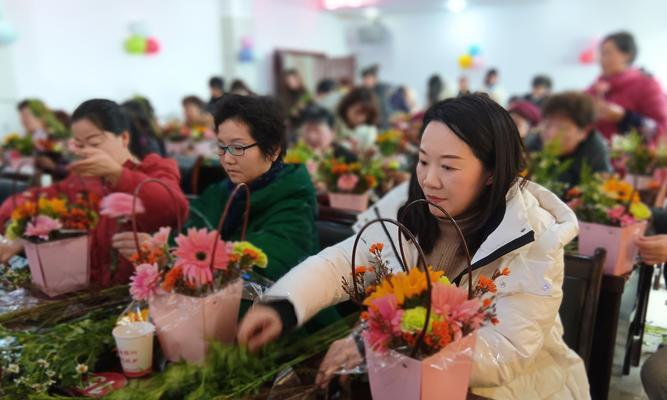 花艺与传统文化结合的意义何在？如何理解花艺中的文化寓意？