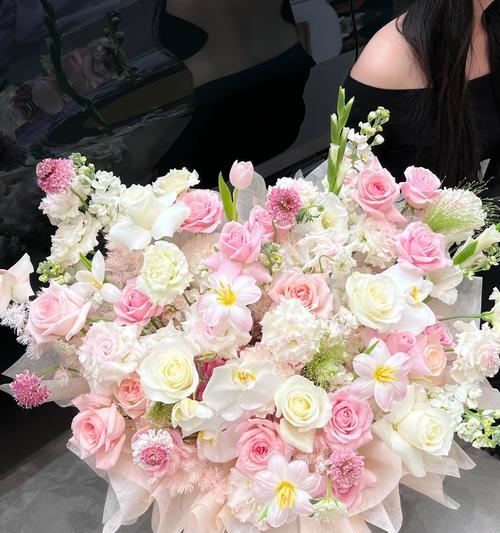 手捧花收到祝福的意义是什么？手捧花的祝福含义有哪些？