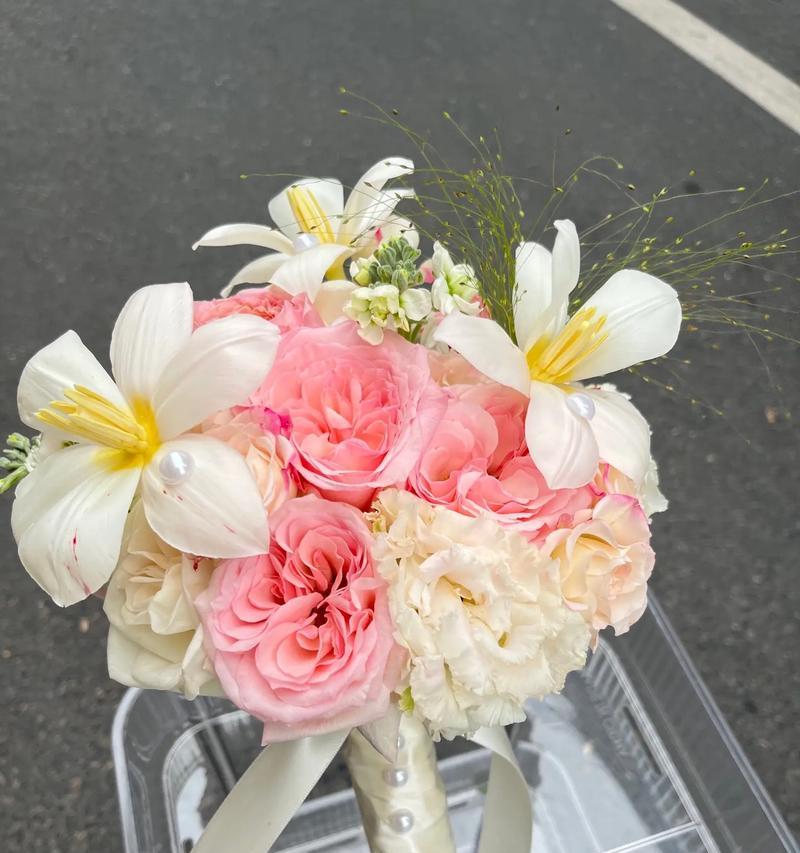 伴娘抢手捧花有何意义？手捧花的深层含义是什么？