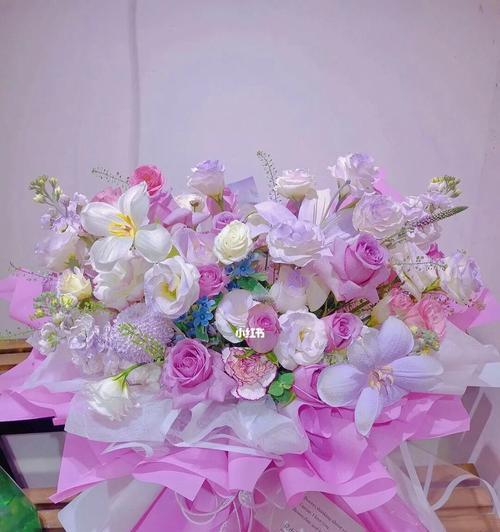 深紫色玫瑰手捧花象征着什么？它的寓意是什么？