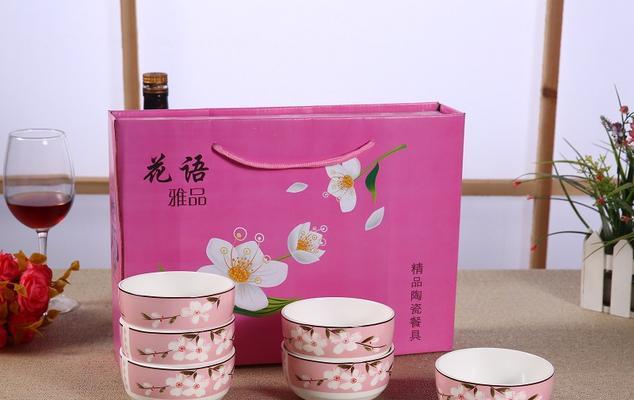 粉色餐具的花语是什么？粉色餐具的寓意有哪些？