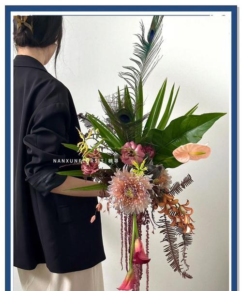 手捧花拎串珠子有何特殊含义？