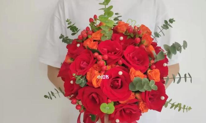 绿色红色手捧花代表什么？手捧花的绿色红色寓意是什么？