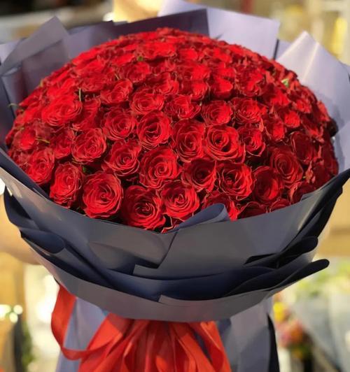 节日送玫瑰花的意义是什么？为什么人们喜欢在节日送玫瑰花？