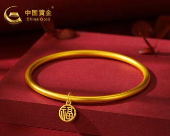 四瓣花手镯象征什么？福吉祥手镯的意义是什么？