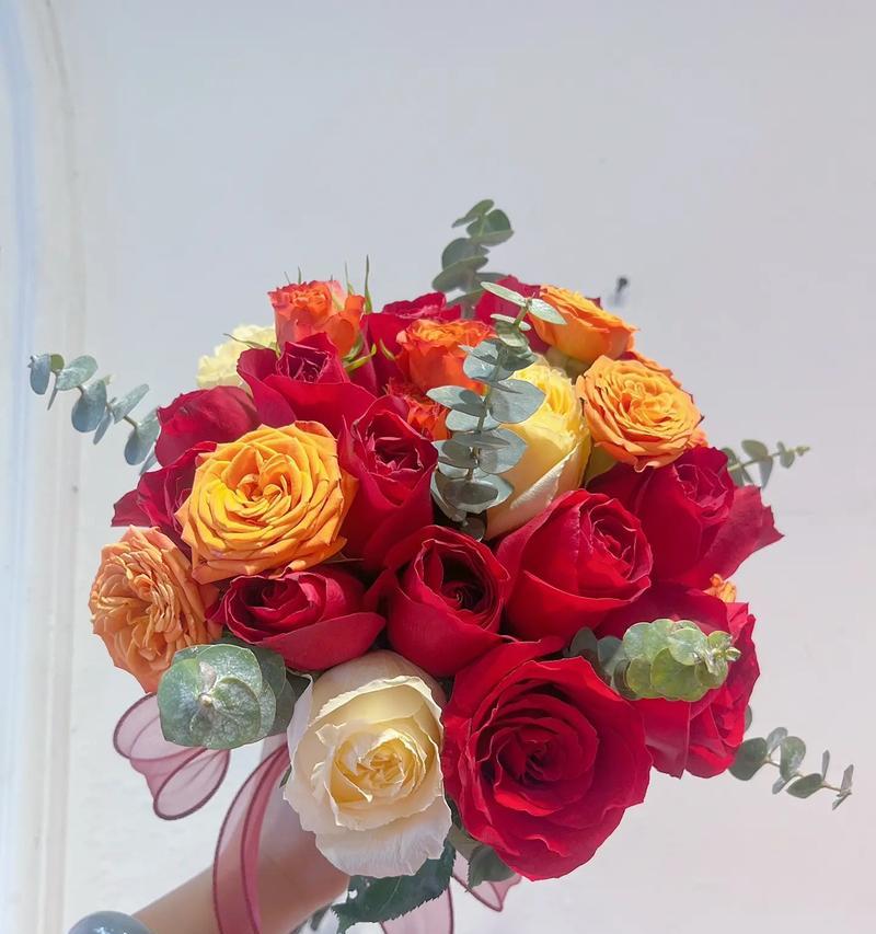 手捧花中哪种花语代表幸福？
