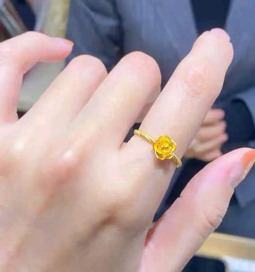 戴花戒指送给长辈有何寓意？
